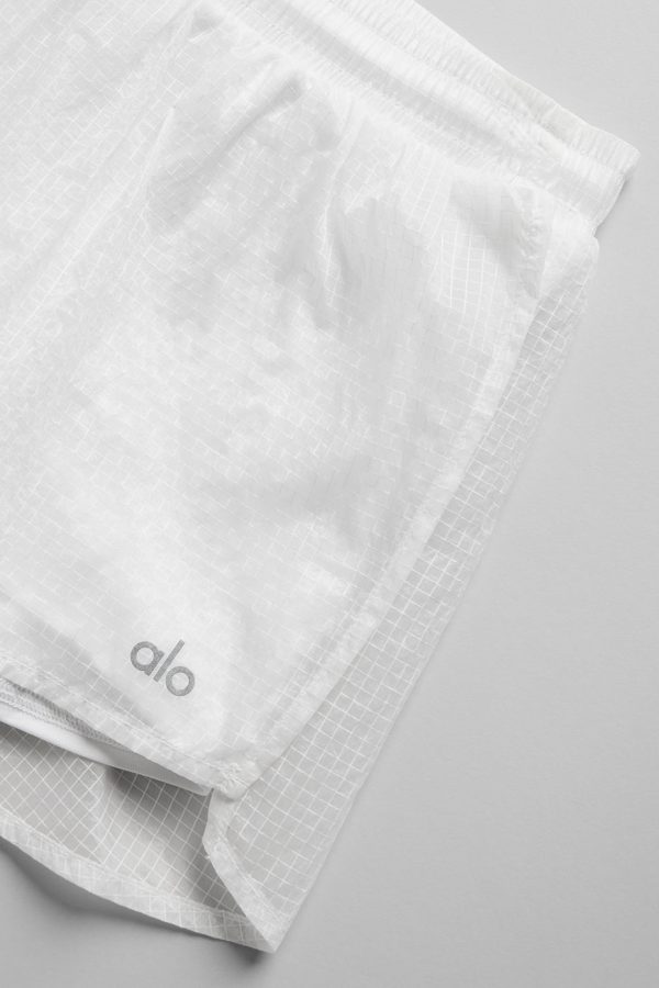 Game Time Short ?C White